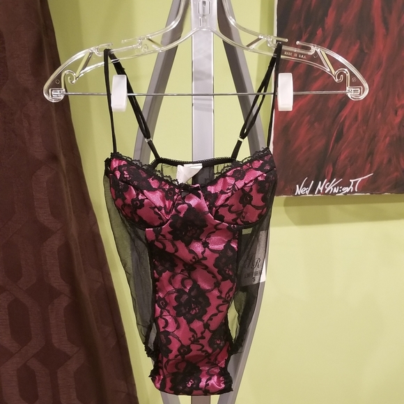 NWT One Piece Lace Teddy With Floral Detail By Jennifer Roberts - Picture 1 of 4